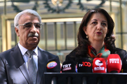 İmralı Heyeti, Abdullah Öcalan'la görüşmek üzere yola çıktı