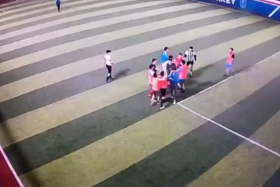 Bursa'da halı saha maçında yumruklar konuştu