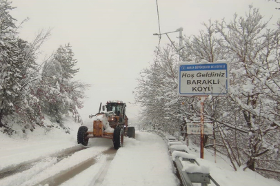 Bursa’da kar mesaisi: 14 mahalle yolu ulaşıma açıldı