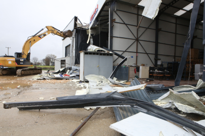 Nilüfer Belediyesi 2 kaçak yapıyı daha yıktı