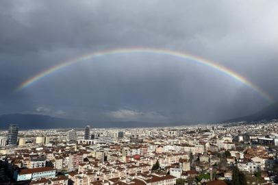 Bursa'da yağmur sonrası gökkuşağı şöleni