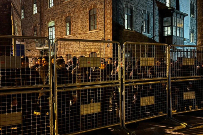 İzmir'de Meslek Fabrikası’nda polis ablukası: Giriş çıkışlar kapatıldı