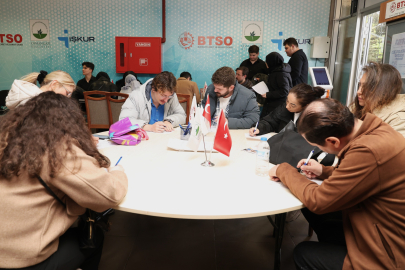 Osmangazi'de vatandaşlar istihdam buluşmalarıyla iş sahibi oluyor