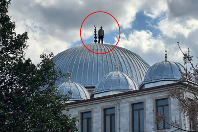 İntihar için caminin çatısına çıktı, polis 2 saat dil döktü