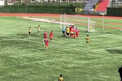 Rakibinin kafasına tekme atan futbolcu tutuklandı!