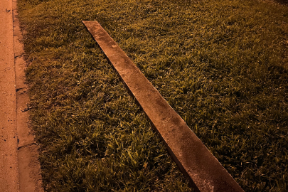 Bursa'da facianın eşiğinden dönüldü: Ağır demir aracın önüne düştü