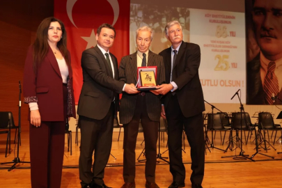 Köy Enstitüleri'nin 86. yılında Osmangazi'de Aydınlanma Onur Ödülü sahibini buldu