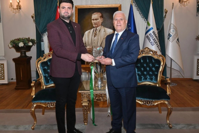 Enes Çelik'ten Bozbey açıklaması: "Ben Bursaspor'a faydası dokunan adama teşekkür etmek durumundayım"