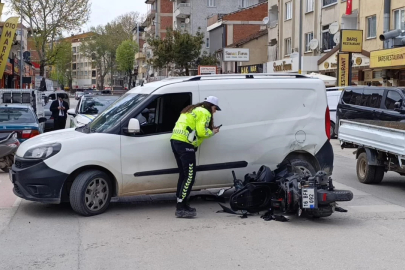 Bursa'da yola aniden çıkan araç kazaya yol açtı