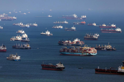 İran Hürmüz Boğazı'nı kapattı