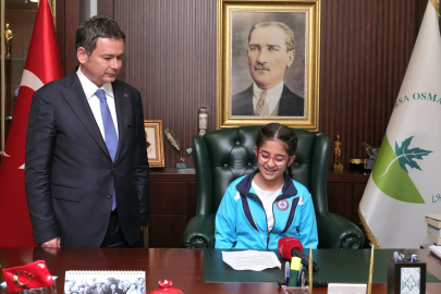 Başkan Aydın koltuğu çocuklara devretti