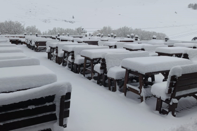 Nisan sonunda Uludağ'da 1 metrelik kar!