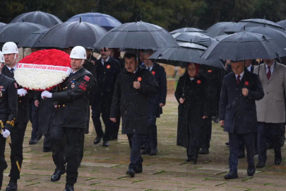 Devlet erkanı Anıtkabir'de: Cumhurbaşkanı Erdoğan yine katılmadı