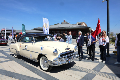 Osmangazi’de 13. Klasik Otomobil Turu rüzgarı esti