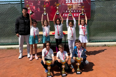 Osmangazili minik tenisçilerden madalya yağmuru