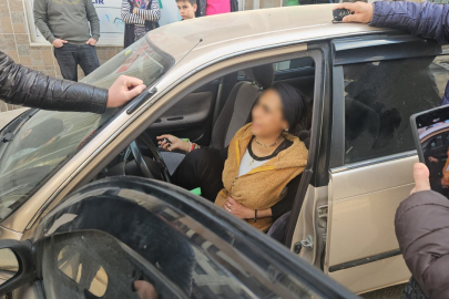 Bursa'da ''Bu araç benim'' diyerek arabayı çalmaya çalışan kadın tutuklandı