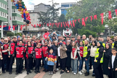 Bursa'da lösemiyi yenen Alparslan için gökyüzüne balon bıraktılar