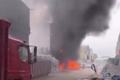 Bursa'da geri dönüşüm tesisinde korkutan yangın