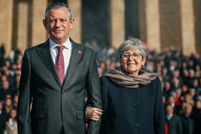 Özgür Özel'den 'Anneler Günü' mesajı: 'Anneler sadece evlat büyütmez…'