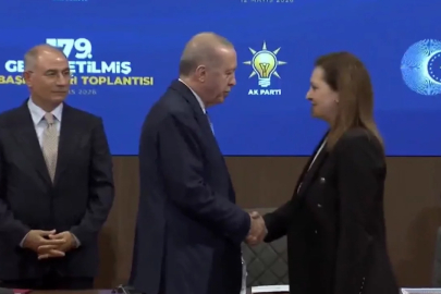 Burcu Köksal resmen AKP'ye katıldı!