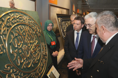 “Mukaddes Emanetler Sergisi” Osmangazi’de ziyaretçilerini ağırlıyor
