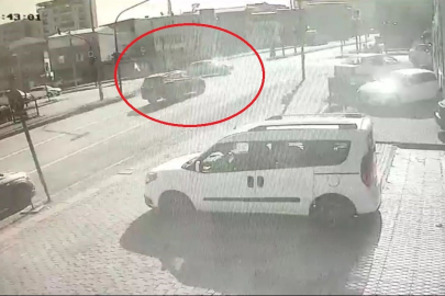 Bursa’da kırmızı ışık ihlali kazayla bitti