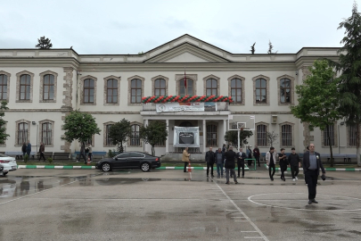 Bursa Erkek Lisesi mezunları 143'üncü Pilav Günü'nde buluştu