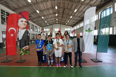 Osmangazi Belediyesi’nin 19 Mayıs’a özel tenis turnuvası sona erdi