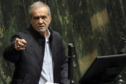 Pezeşkiyan: "İran yasal haklarından geri adım atmaz"