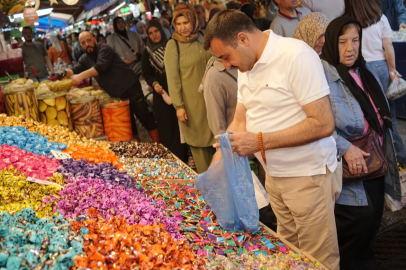 Kurban Bayramı'na sayılı günler kala Bursa çarşısında yoğunluk