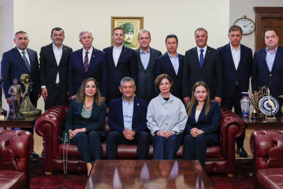 CHP'li büyükşehir belediye başkanlarından Özgür Özel'e destek