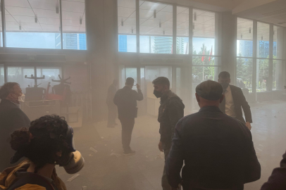 Polis CHP Genel Merkezi'ne girdi!