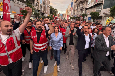 Manisa'da, CHP Genel Merkezi'ne yönelik polis baskınına protesto: Didem Özel eyleme katıldı