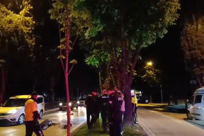 Kardeşi de motosiklet kazasında can vermişti: Bursa'da refüje çarpan motokurye hayatını kaybetti