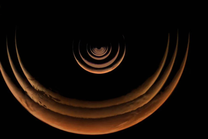 NASA aracı Mars'ı hilal şeklinde görüntüledi