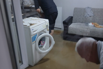 İnegöl'de sağanak yağış sebebiyle evleri su bastı