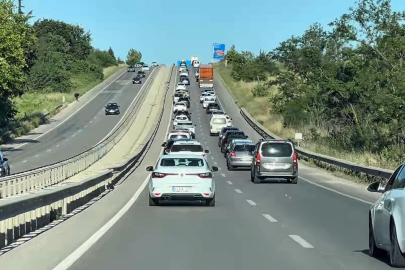 Dönüş yoğunluğu başladı, Bursa yolunda uzun kuyruklar oluştu