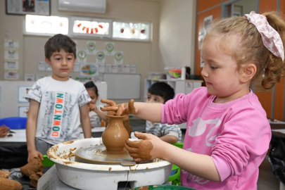 Osmangazi Belediyesi kreşlerinde çömlek atölyesi düzenlendi