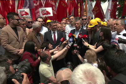 Özgür Özel'den madencilere destek: “Alın terinin karşılığı ödenene kadar buradayız”