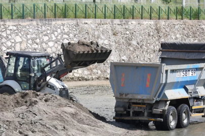 Bursa Büyükşehir’den Hüdavendigar'da dere temizliği
