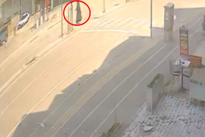 Bursa'da yaya geçidinde karşıya geçmeye çalışan kadına araba çarptı