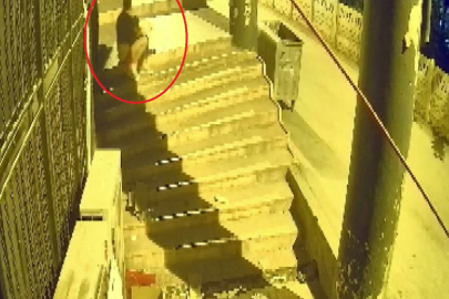 Bursa'da kadın kılığına giren hırsız kamerada