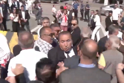 CHP Grup Toplantısı öncesi gerginlik: Partililer Meclis'in önünde toplandı