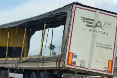 Bursa'da seyir halindeki tırın dorsesi yana doğru yattı