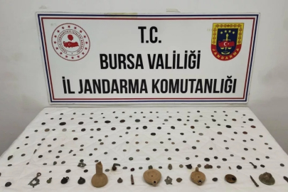 Bursa'da tarihi eser operasyonu: 202 sikke ve obje ele geçirildi
