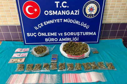 Bursa’da uyuşturucu operasyonu: 1 kilo esrar ele geçirildi, 4 gözaltı