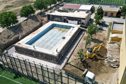 Şahin Başol Spor Kompleksi’nde yüzme havuzu her mevsime hazır hale getiriliyor