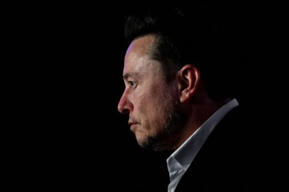 Elon Musk dünyanın ilk trilyoneri oldu