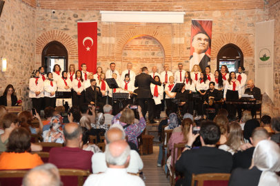 Osmangazi'de Türk Halk Müziği Topluluğu’ndan dönem sonu konseri