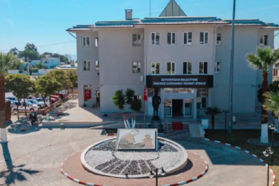 Seferihisar Belediyesi'ne operasyon: 6 kişi gözaltına alındı